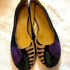 Hand-Embroidered Black Floral Flats